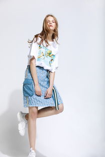 女裝與鞋帽 時(shí)尚設(shè)計(jì)中的和諧統(tǒng)一